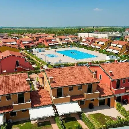 Апартаменты Le Spighe Con Piscina Каорле